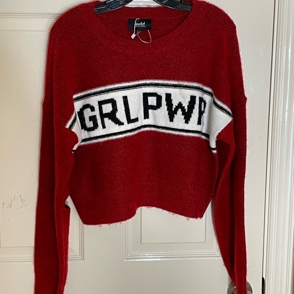 Marled x Olivia Culpo GRL PWR Destroyed Sweater in Red. - Size L​​​​​​​​​​​​ - Picture 11 of 12